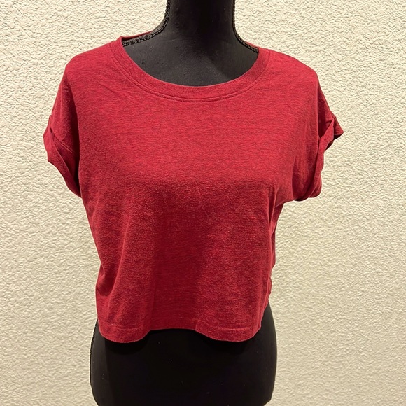 Red crop top tee - Picture 1 of 4